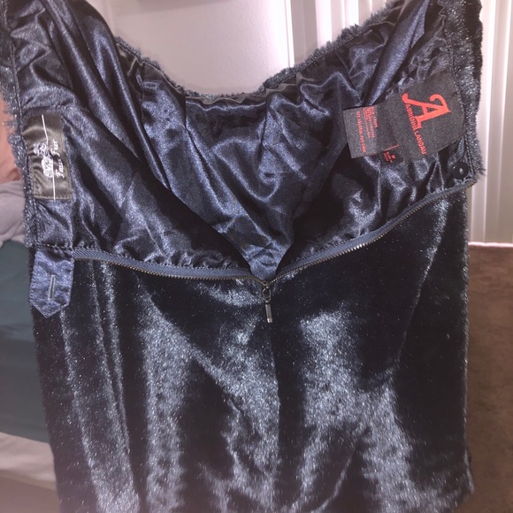 Faux fur skirt - Picture 3 of 5